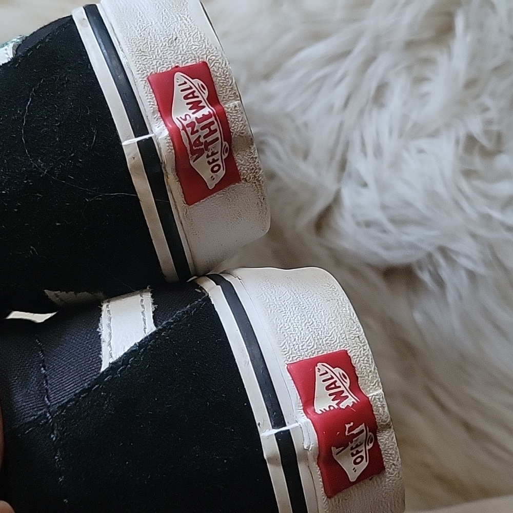 Vans Women's Black and Red Floral High-Top Sneakers - Picture 4 of 7